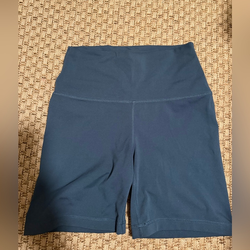 Women’s navy bike shorts